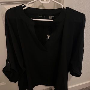 New with tags Tahari shirt